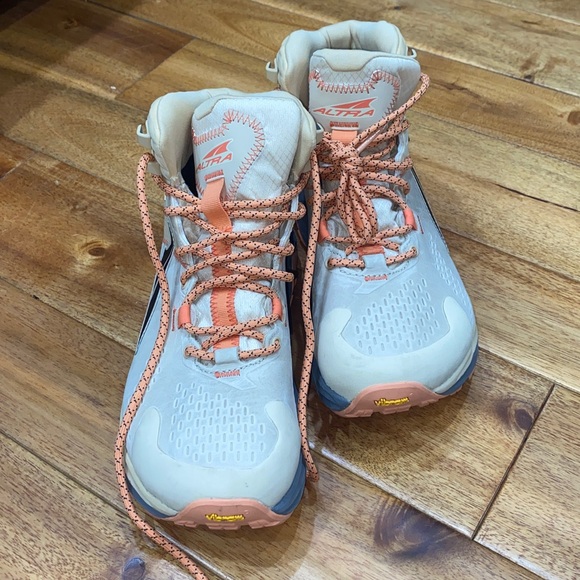 Altra Olympus 5 Lace Up Hiking Boots - Picture 7 of 7
